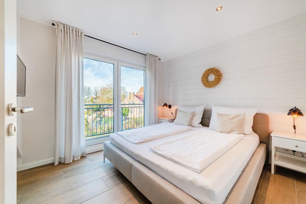 Haus Am Siel 01, Zentral Mit Eigenem Steg Villa Greetsiel Bagian luar foto