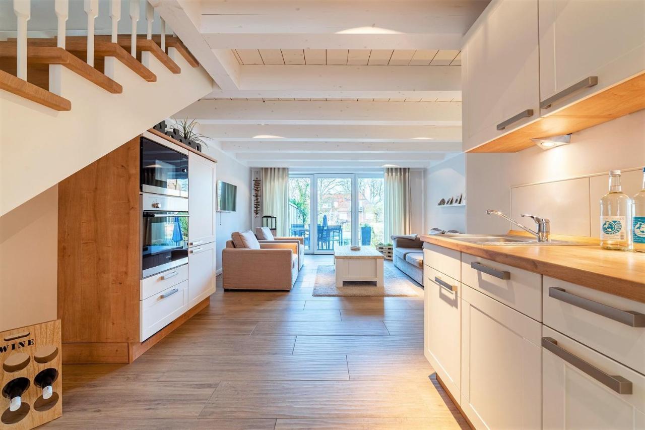 Haus Am Siel 01, Zentral Mit Eigenem Steg Villa Greetsiel Bagian luar foto