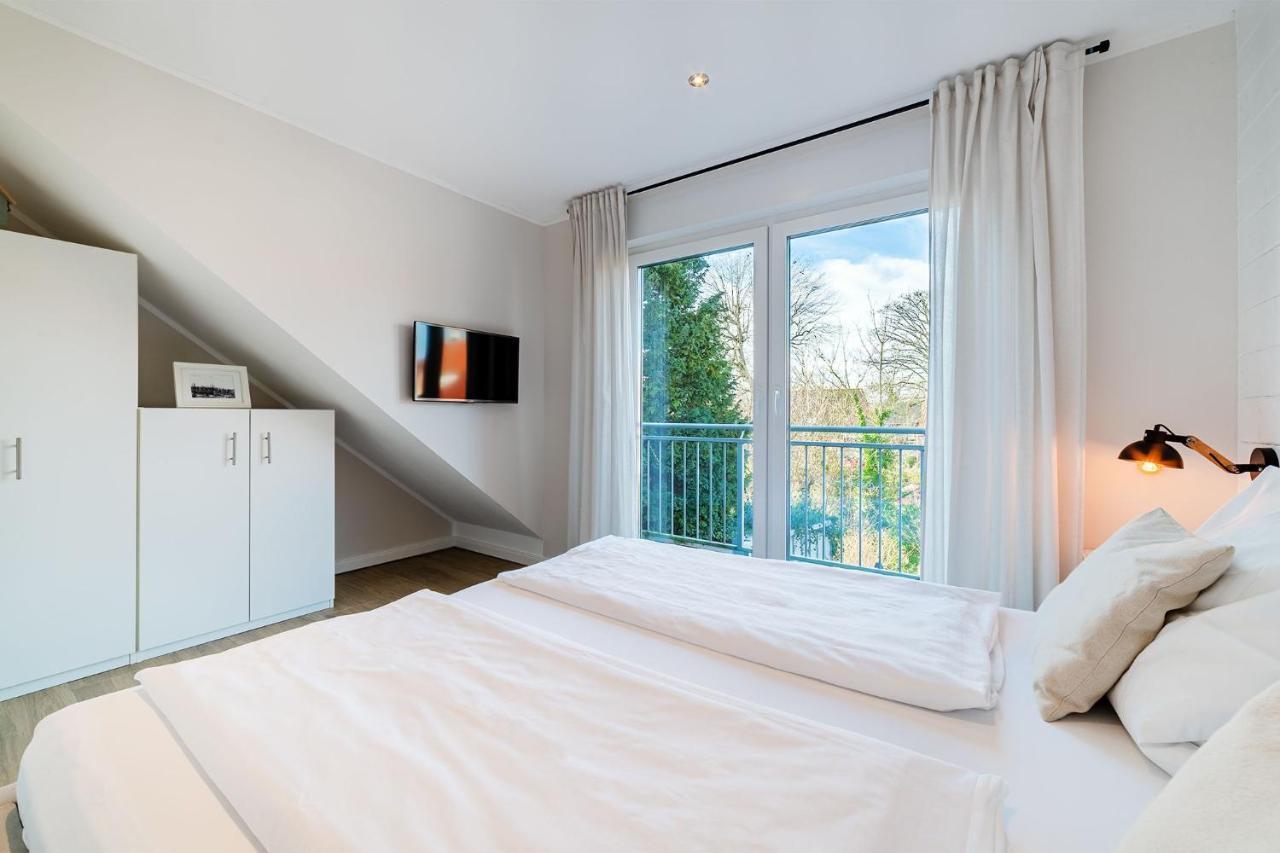 Haus Am Siel 01, Zentral Mit Eigenem Steg Villa Greetsiel Bagian luar foto
